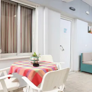 Hotel de apartamente Blevista, Polychrono